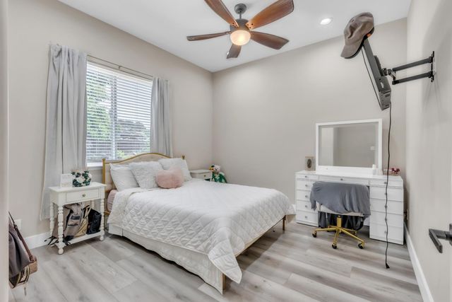 7680 Old Auburn Rd, Citrus Heights, CA 95610
