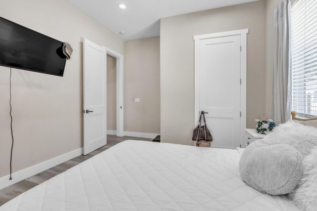 7680 Old Auburn Rd, Citrus Heights, CA 95610