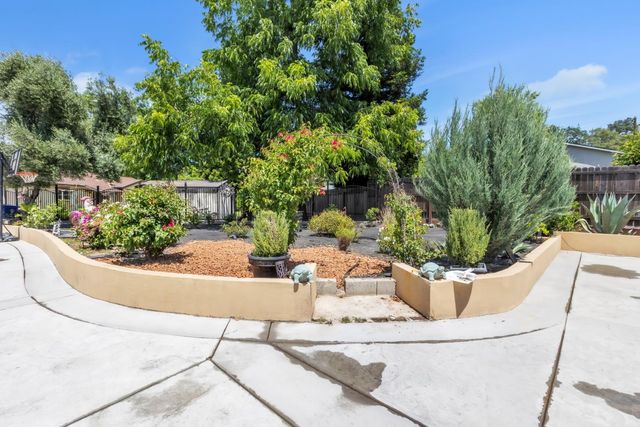 7680 Old Auburn Rd, Citrus Heights, CA 95610