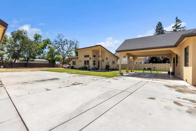 7680 Old Auburn Rd, Citrus Heights, CA 95610