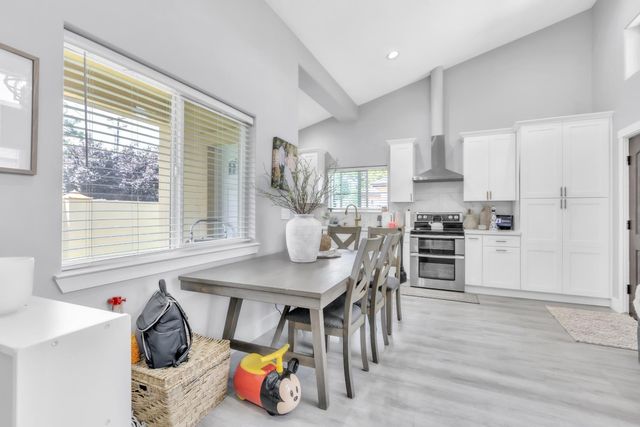 7680 Old Auburn Rd, Citrus Heights, CA 95610