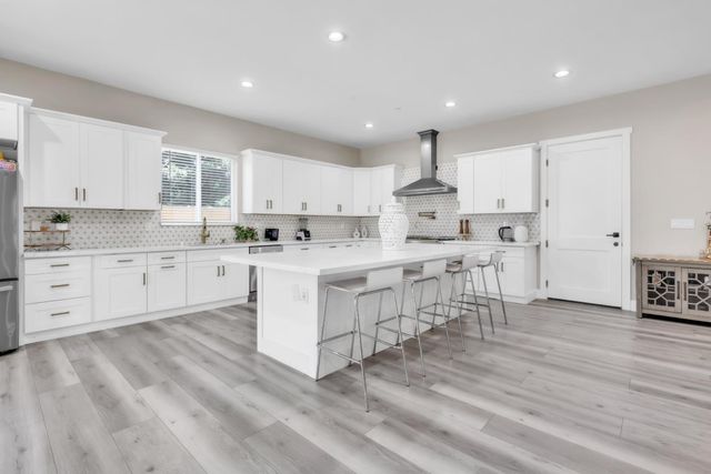 7680 Old Auburn Rd, Citrus Heights, CA 95610