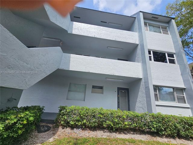 8380 Sands Point Boulevard J110, Tamarac, FL 33321