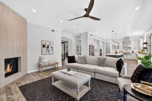 1933 E GEMINI Place, Chandler, AZ 85249