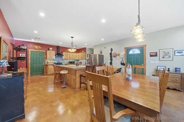 5929 E 430 Road, Adair, OK 74330