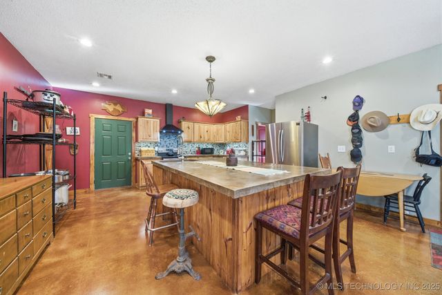 5929 E 430 Road, Adair, OK 74330