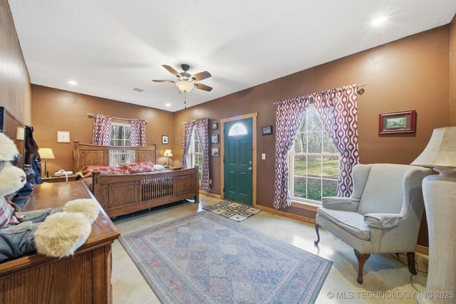 5929 E 430 Road, Adair, OK 74330