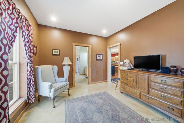 5929 E 430 Road, Adair, OK 74330