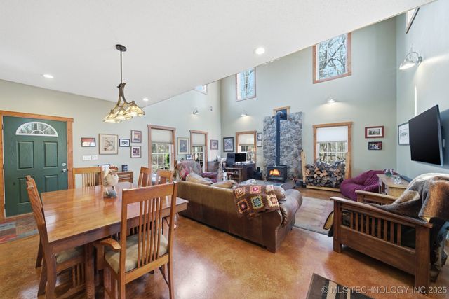 5929 E 430 Road, Adair, OK 74330