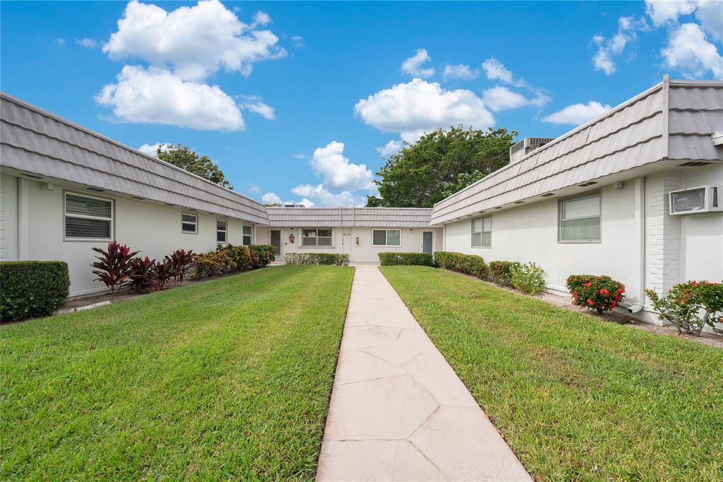 201 Valencia I, Delray Beach, FL 33446