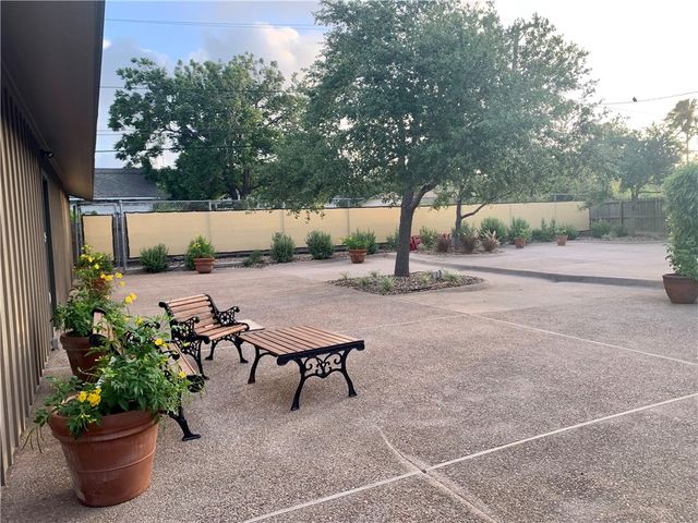 5926 S Alameda St S, Corpus Christi, TX 78412