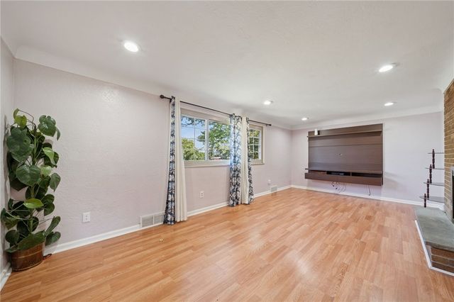 1202 Old Concord Road, Monroeville, PA 15146