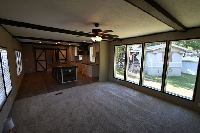 25 Marble Ln, Linden, TN 37096