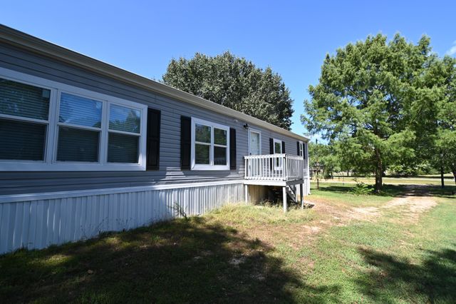 25 Marble Ln, Linden, TN 37096
