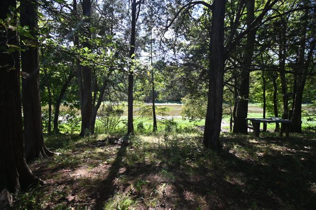 25 Marble Ln, Linden, TN 37096