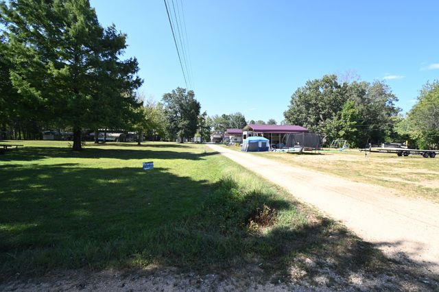 25 Marble Ln, Linden, TN 37096