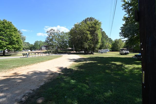 25 Marble Ln, Linden, TN 37096
