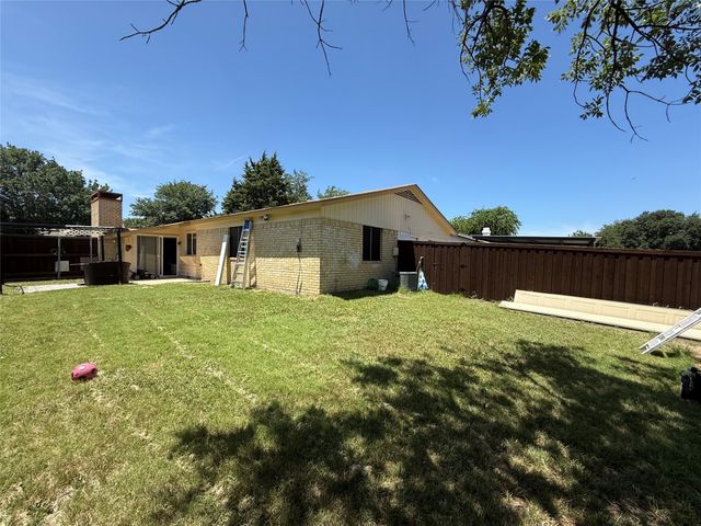 2809 Royalty Drive, Garland, TX 75044