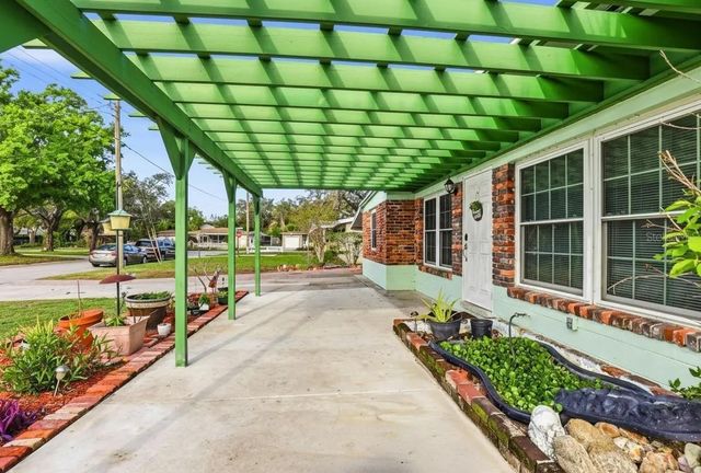 713 W 116TH AVENUE, Tampa, FL 33612