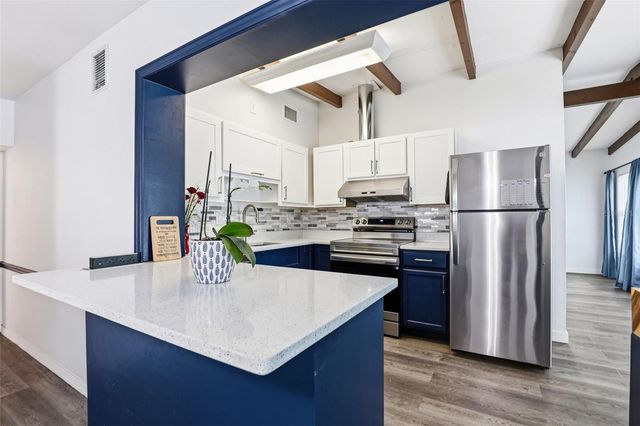 713 W 116TH AVENUE, Tampa, FL 33612