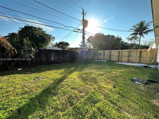 480 NW 42nd Ct 2, Deerfield Beach, FL 33064