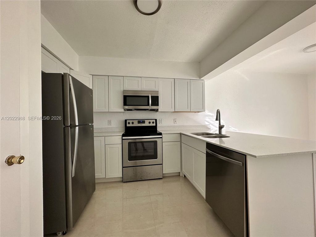 480 NW 42nd Ct 2, Deerfield Beach, FL 33064
