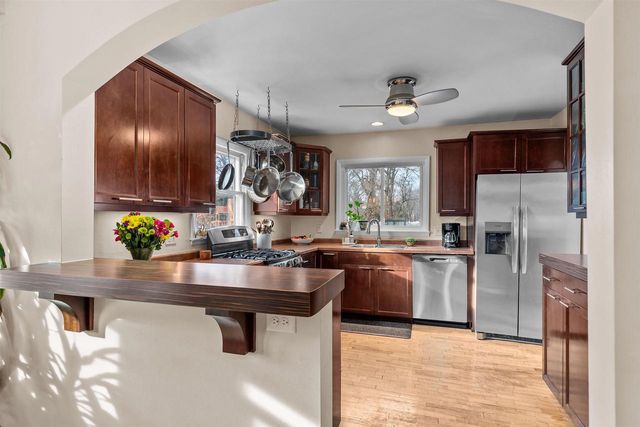 320 11TH STREET, Neenah, WI 54956