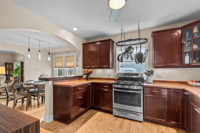 320 11TH STREET, Neenah, WI 54956