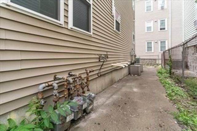 73 Hamilton St, Boston, MA 02125