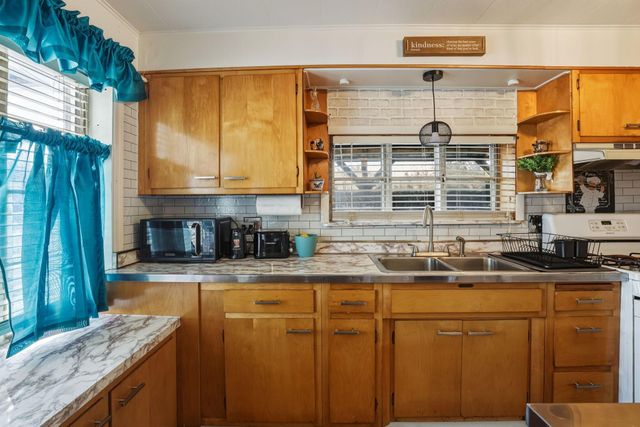 818 Lawndale Avenue, Columbus, OH 43207