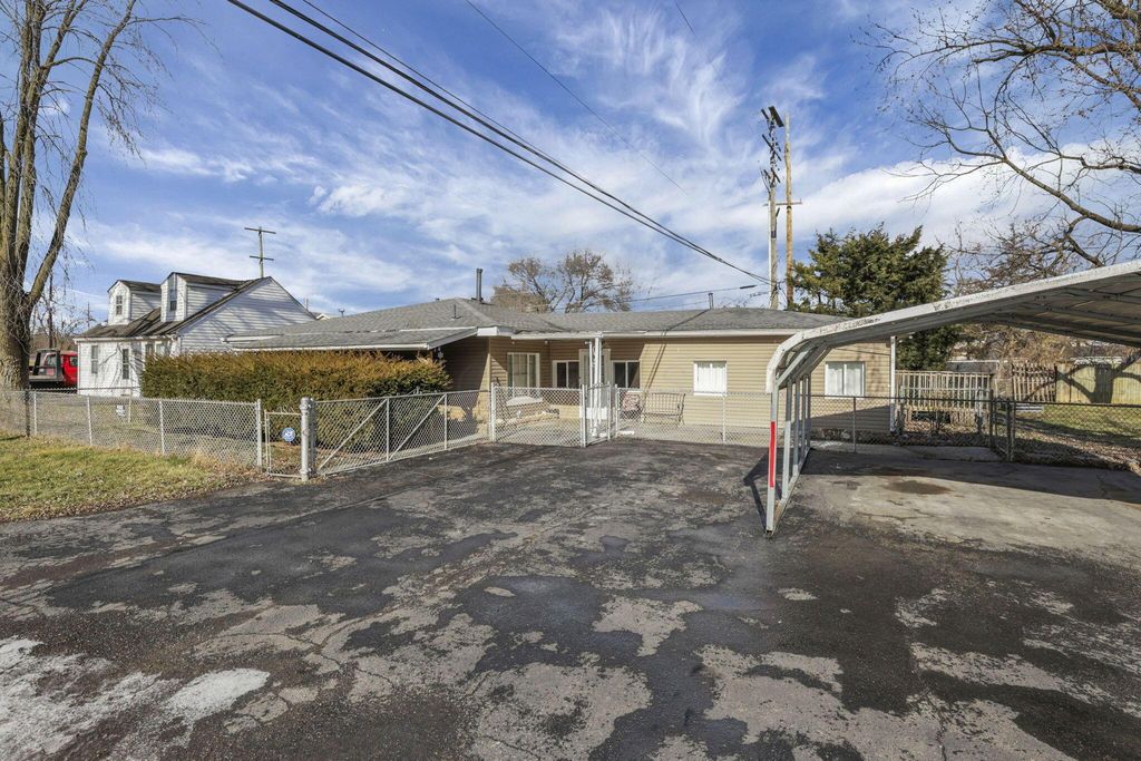 818 Lawndale Avenue, Columbus, OH 43207