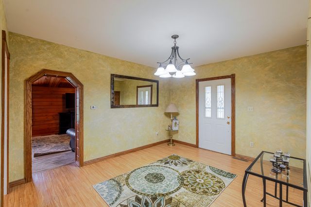 2402 Linda Road, Valparaiso, IN 46383