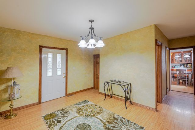 2402 Linda Road, Valparaiso, IN 46383
