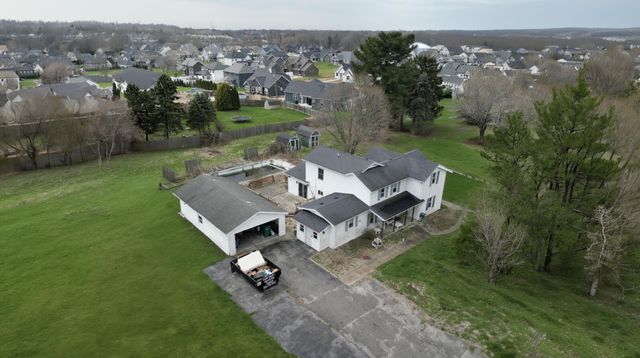 2402 Linda Road, Valparaiso, IN 46383