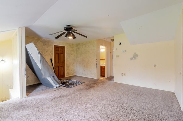 2402 Linda Road, Valparaiso, IN 46383