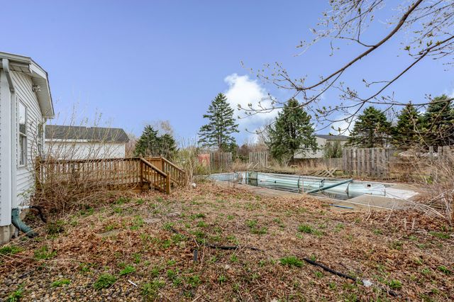 2402 Linda Road, Valparaiso, IN 46383