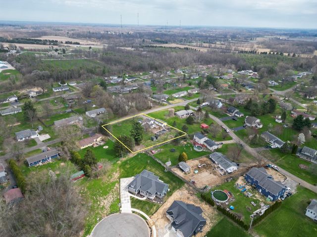 2402 Linda Road, Valparaiso, IN 46383