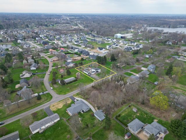 2402 Linda Road, Valparaiso, IN 46383
