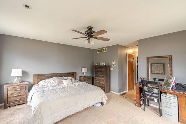 2402 Linda Road, Valparaiso, IN 46383