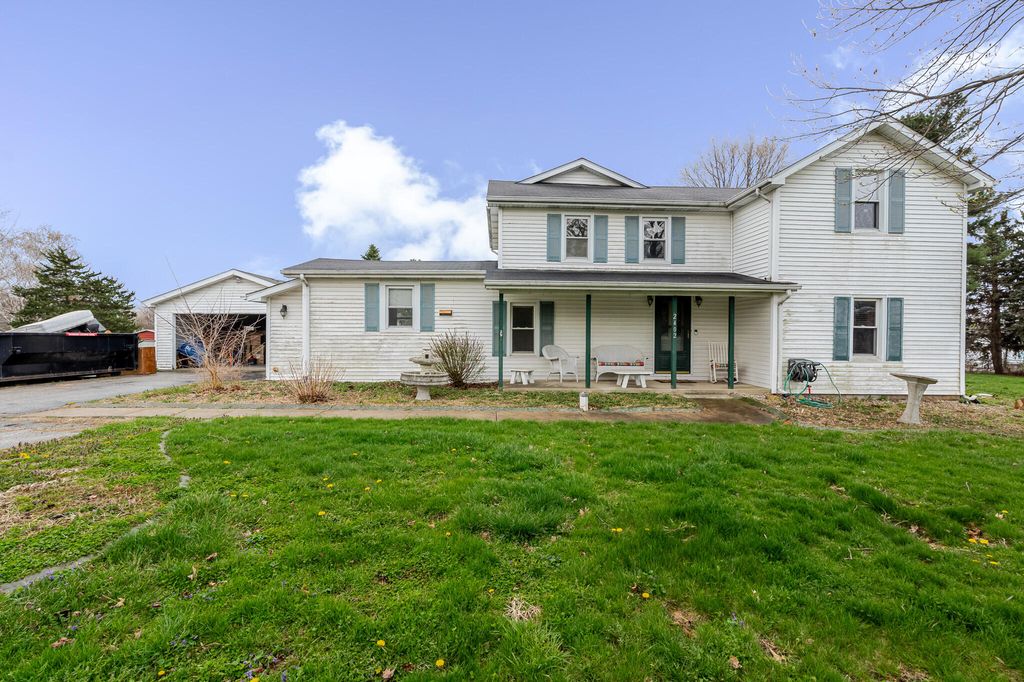 2402 Linda Road, Valparaiso, IN 46383