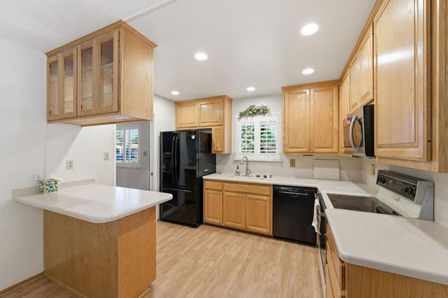 10404 River Wood Way, Rancho Cordova, CA 95670