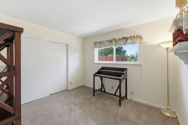 10404 River Wood Way, Rancho Cordova, CA 95670