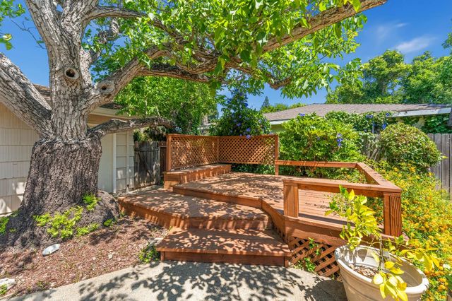 10404 River Wood Way, Rancho Cordova, CA 95670