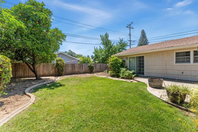 10404 River Wood Way, Rancho Cordova, CA 95670