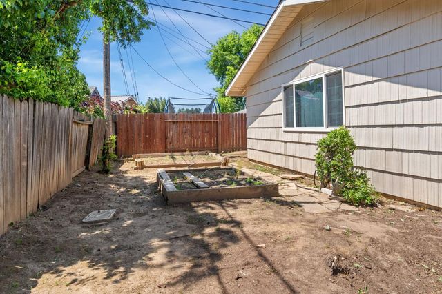 10404 River Wood Way, Rancho Cordova, CA 95670