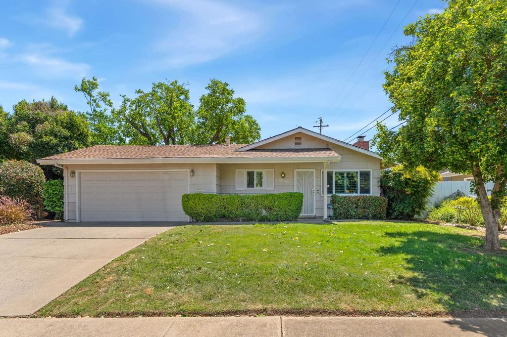 10404 River Wood Way, Rancho Cordova, CA 95670