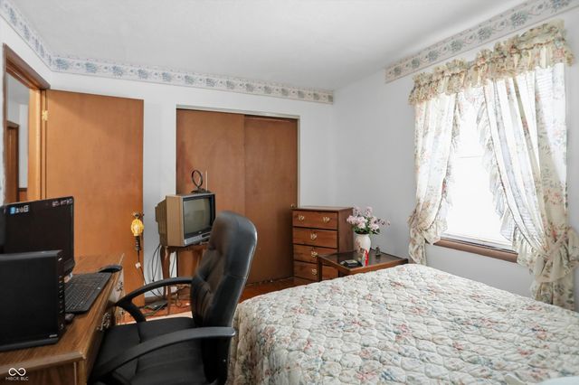 6032 Grandview Drive, Indianapolis, IN 46228