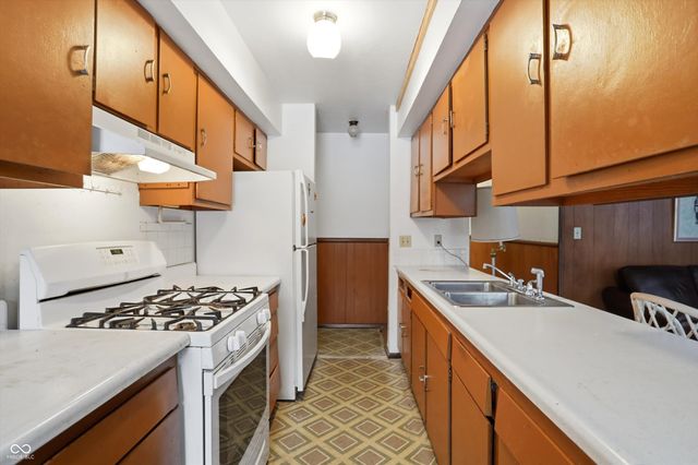 6032 Grandview Drive, Indianapolis, IN 46228