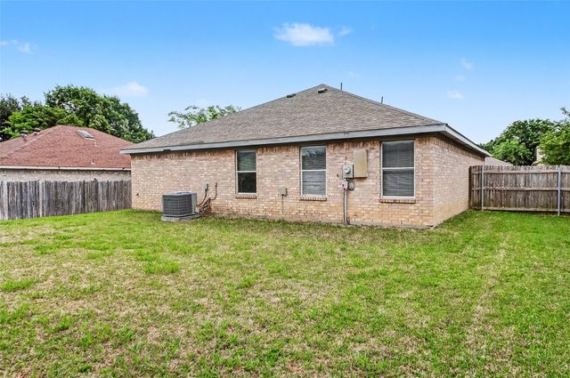 945 Tennessee Trail, Arlington, TX 76017