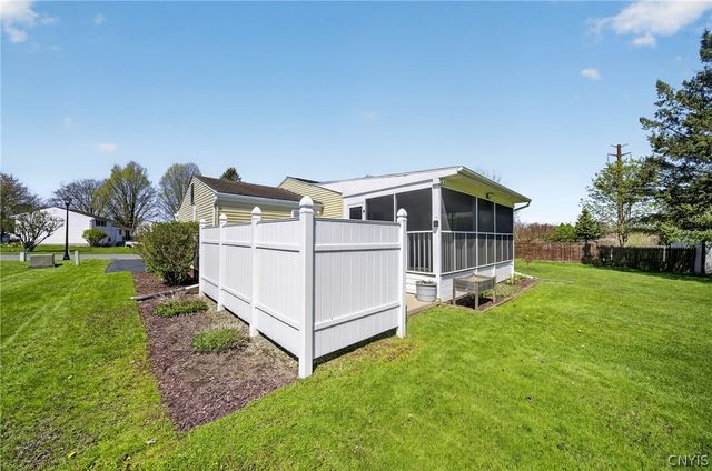8018 Pickett Lane, Cicero, NY 13039